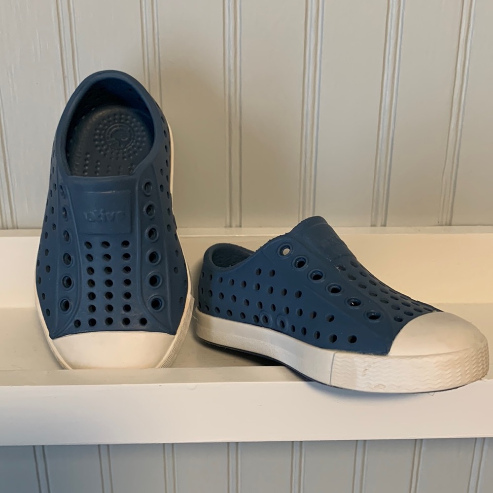 Native toddler shoes in Smokey blue